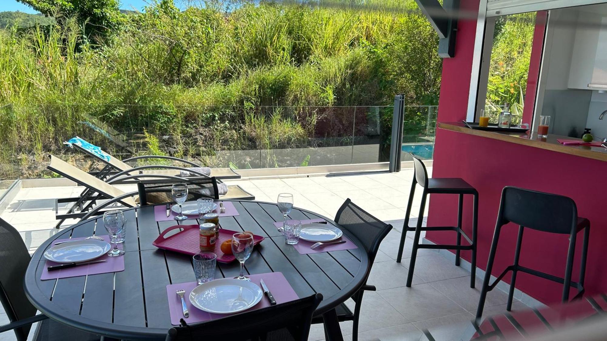 לה טרואז אילט La Villa Jalna Grenadine Deux Chambres Et Piscine Privee מראה חיצוני תמונה